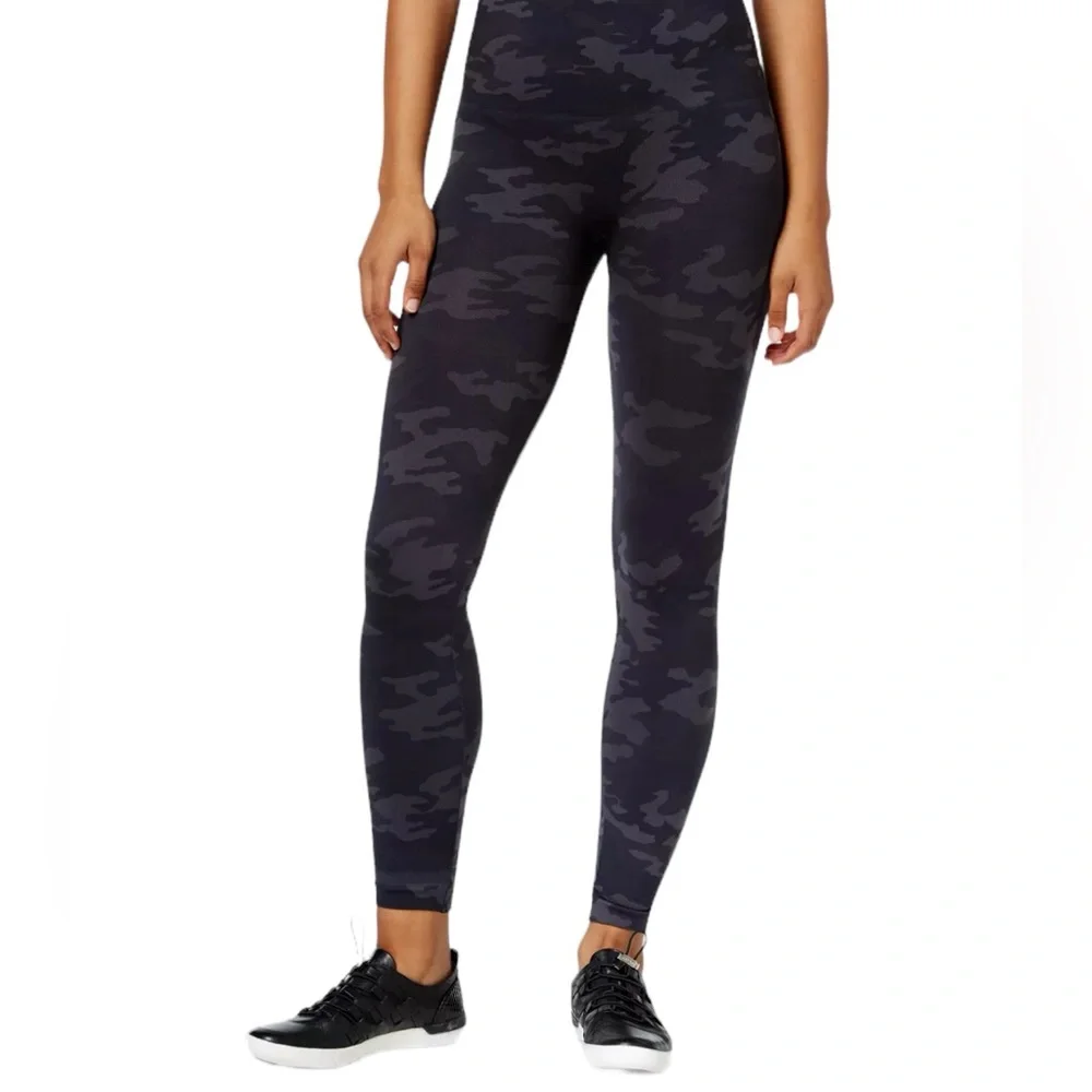 SPANX Seemless Leggings for Tummy Control Black Camo Size Medium New-No Tags - Picture 1 of 8